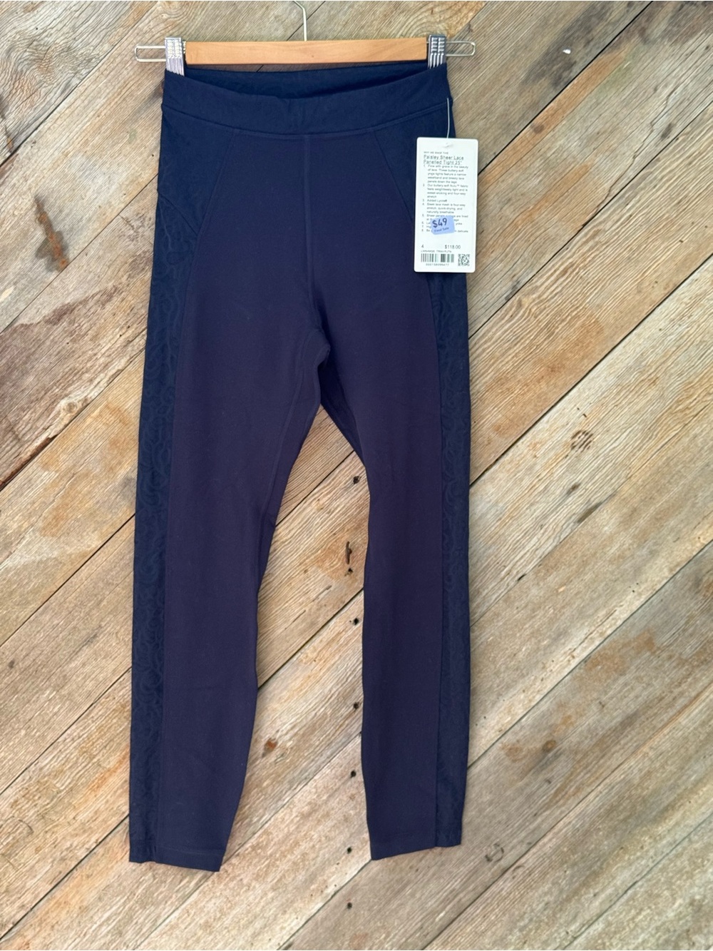 NWT. Lululemon Paisley Sheer Panel Tights. 25”. Navy. Size 4